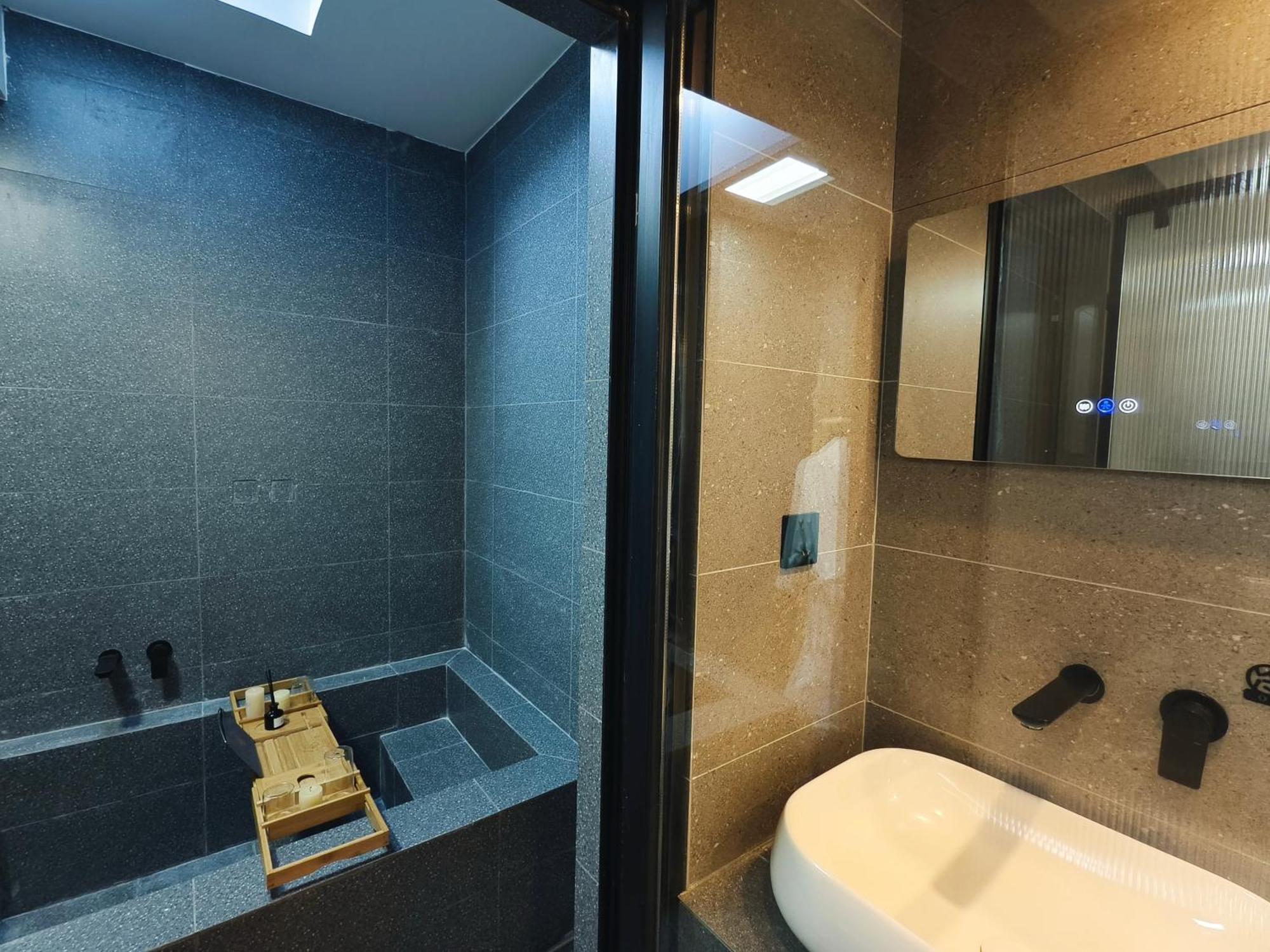Beijing Hills & Hutong City Retreat Near Forbidden City & Line 4 Multi-Room Options エクステリア 写真